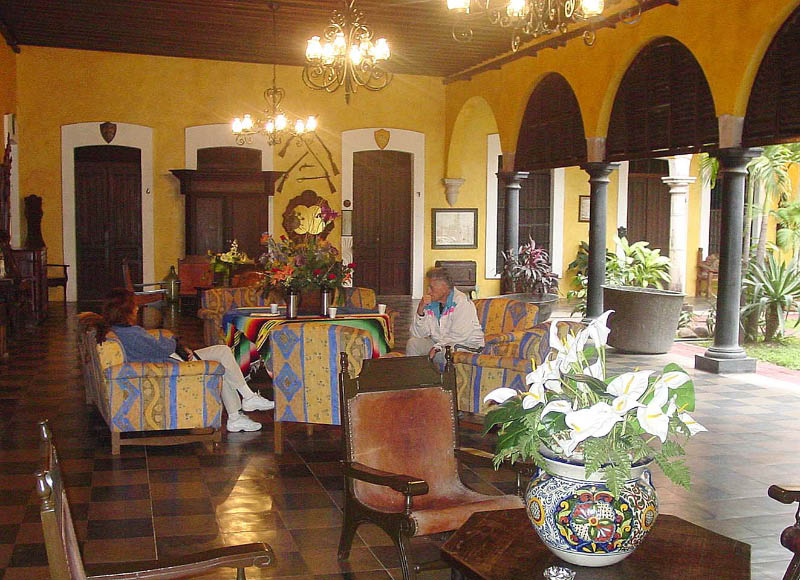 09a bob-and-ginny-posada.jpg (44616 bytes)