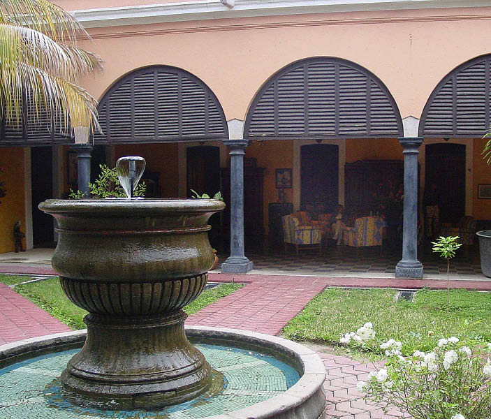 09d room-posado.jpg (47524 bytes)